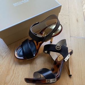 New 😍 Michael Kors heels 😍